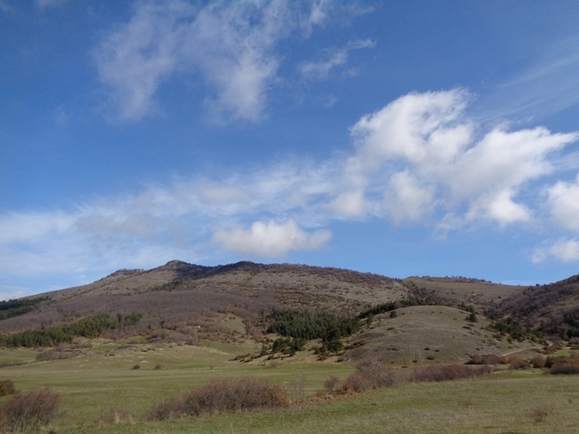 Ci si addentra nella Piana di Ajelli