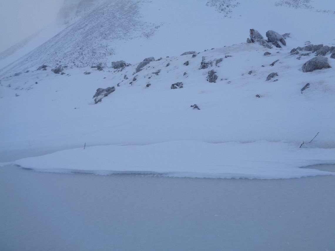 Ghiaccio sulla neve sciolta