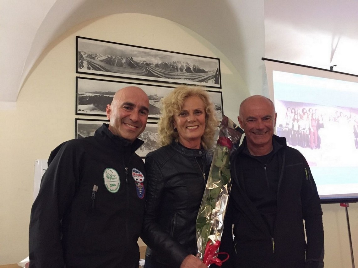 La rosa per il Direttivo al femminile Giuseppina GALATOLA