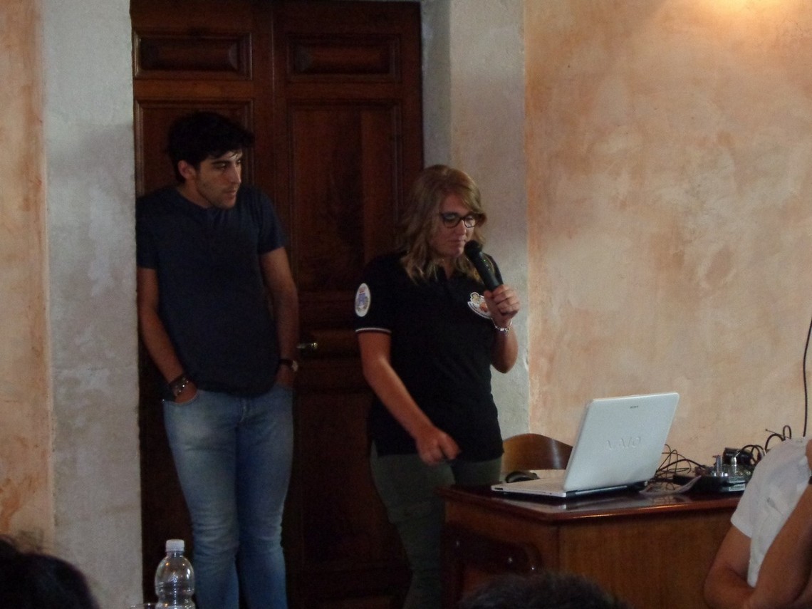 Franca spiega il bellissimo progetto del Rifugio