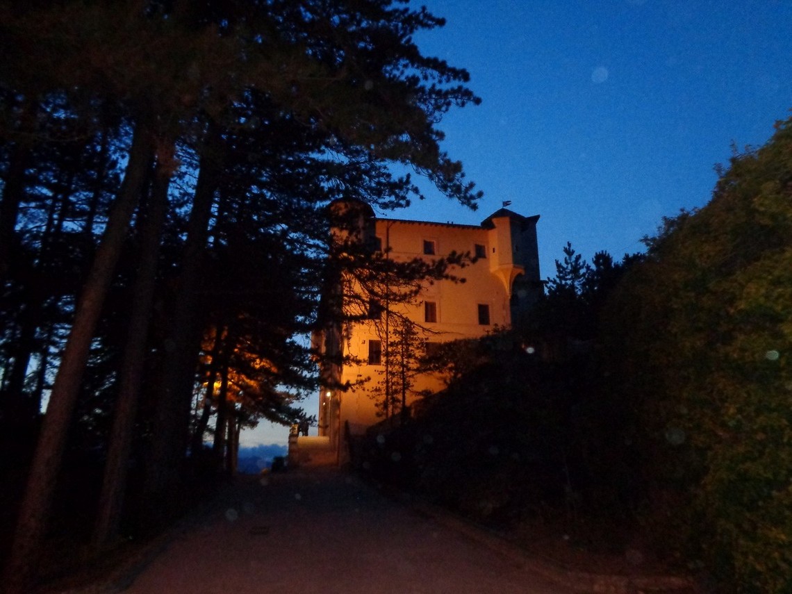 Il Castello mi saluta così....