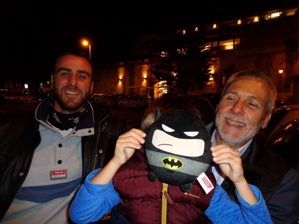 Lorenzo Giua a sinistra con Batman Flavio