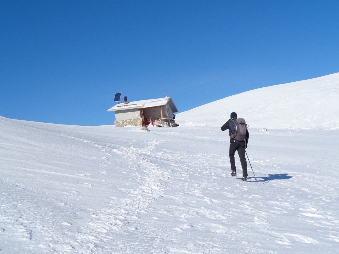 Finalmente sottovento al Rifugio Capanna di Sevice a quota 2119m
