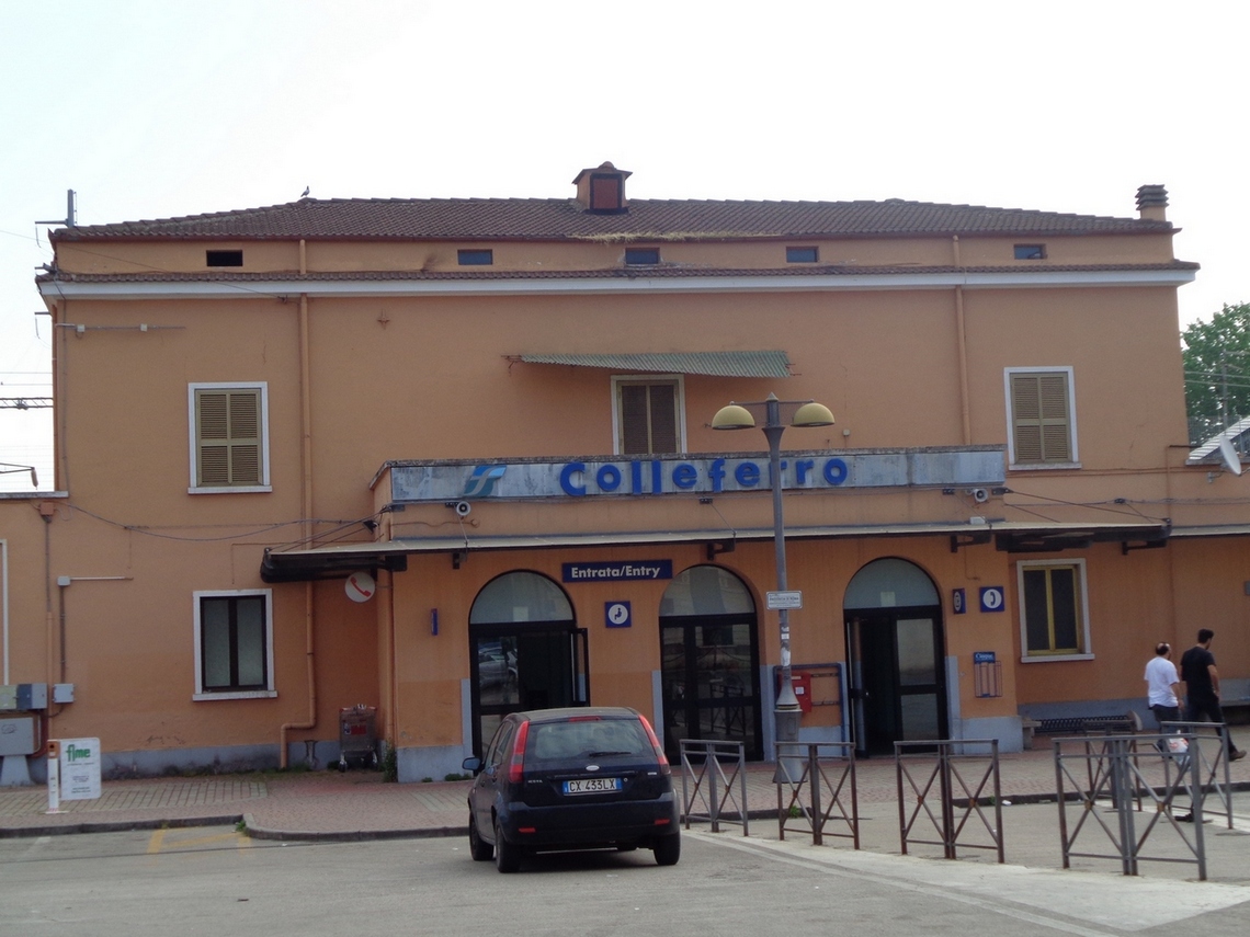 Vicino alla Stazione c'è un parcheggio più grande sempre a pagamento