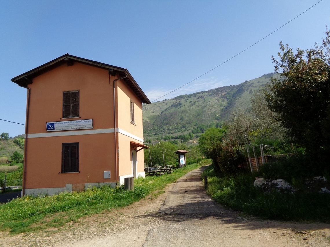 Una Stazione intermedia prima di Serrone
