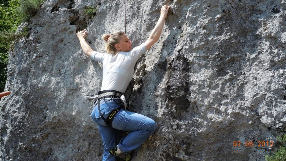 Francesca cerca di specializzarsi anche sull'arrampicata