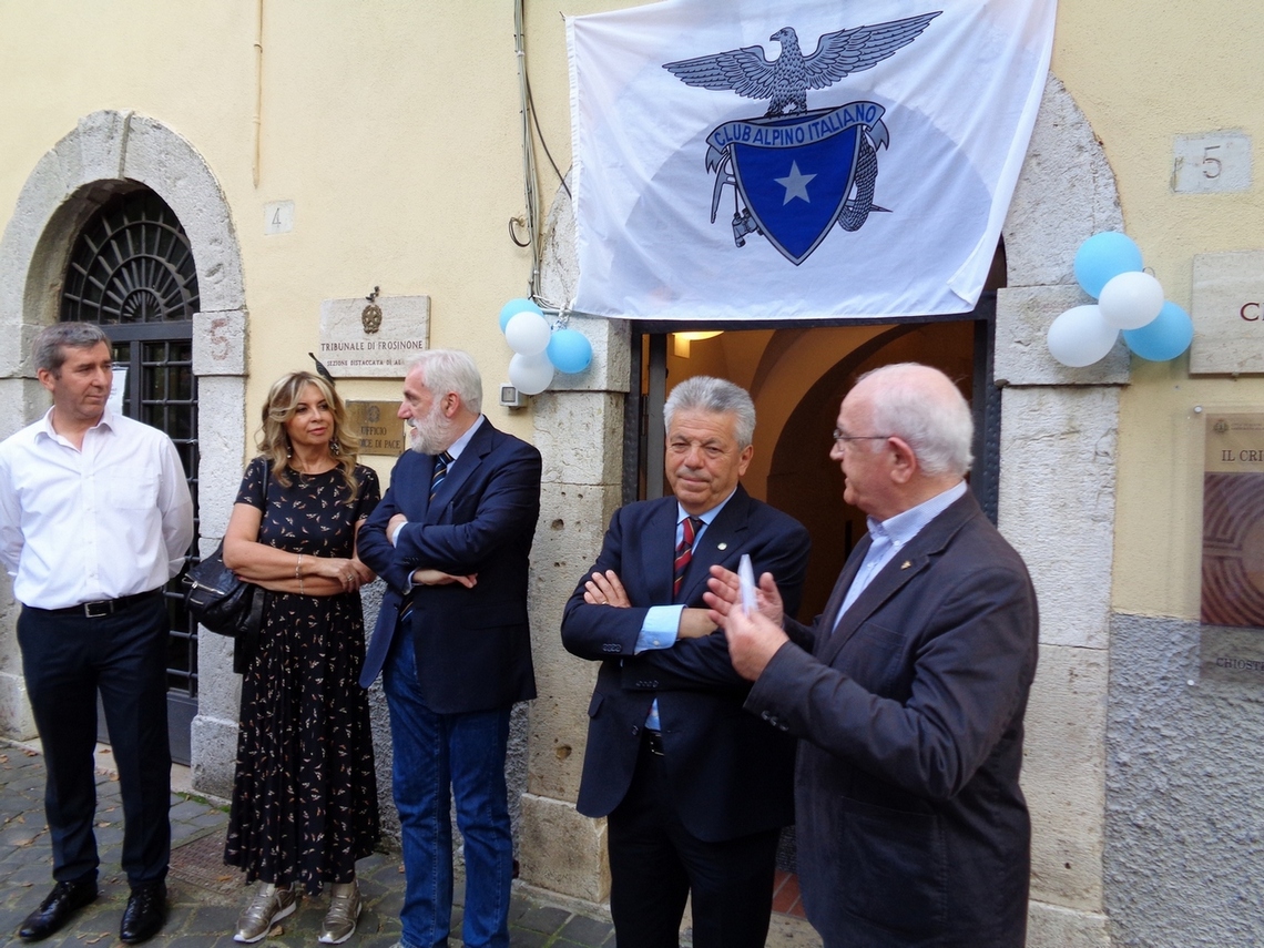Una delegazione Comunale con il Sindaco