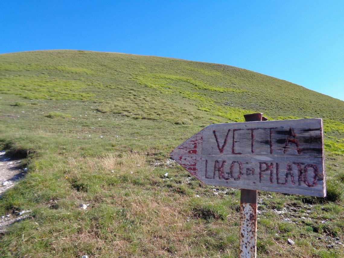 Uno dei pochi segni di sentieristica