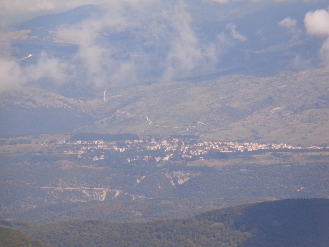 Sotto di noi