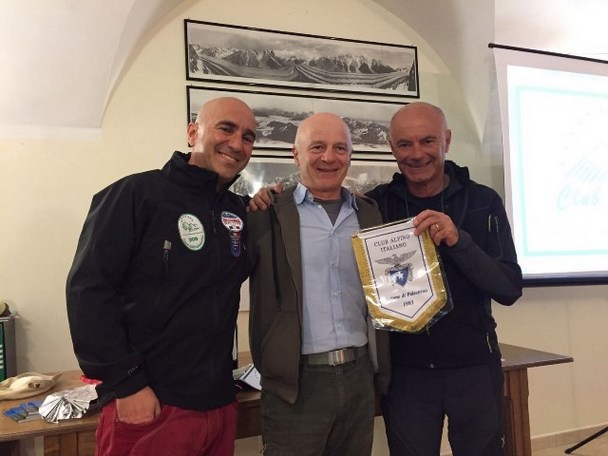 Da Sinistra il Direttivo F.Mancini, il Presidente del CAI L.Galli e Giuseppe Albrizio