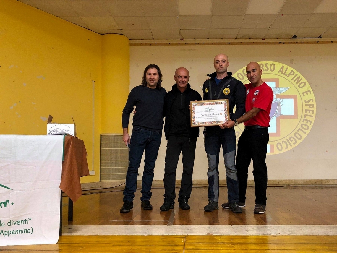 L'omaggio al Soccorso Alpino