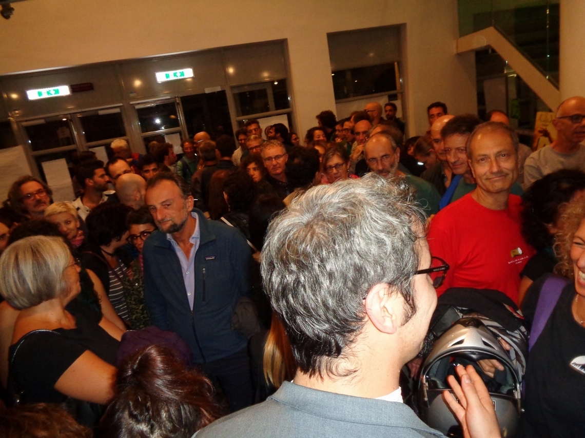 Il grande pubblico in attesa per le 22.30