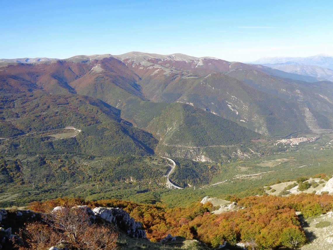 sotto di noi