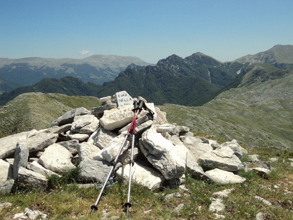 PNALM SUD-EST - SOLITARIA su Cima di Serra Matarazzo (Alt. 2007m)