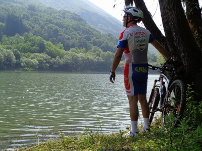 SOLITARIA MTB di 55 Km PER IL GIRO COMPLETO DEL MERAVIGLIOSO LAGO DEL TURANO